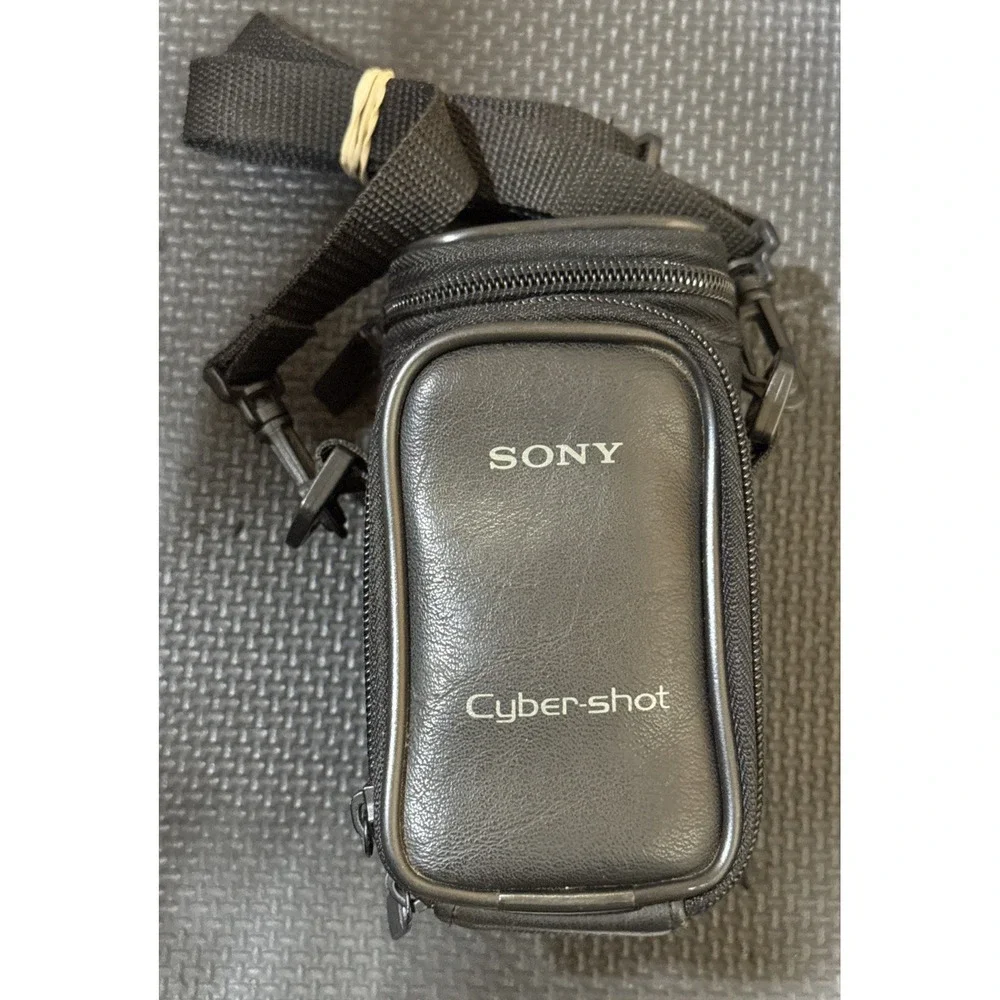 Sony Cybershot DSC-P30 1.3MP Compact Digital Camera Silver Bundle | Works!